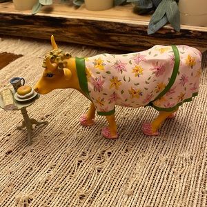 CowParade New York Retired Early Show Cow with Curlers and Slippers